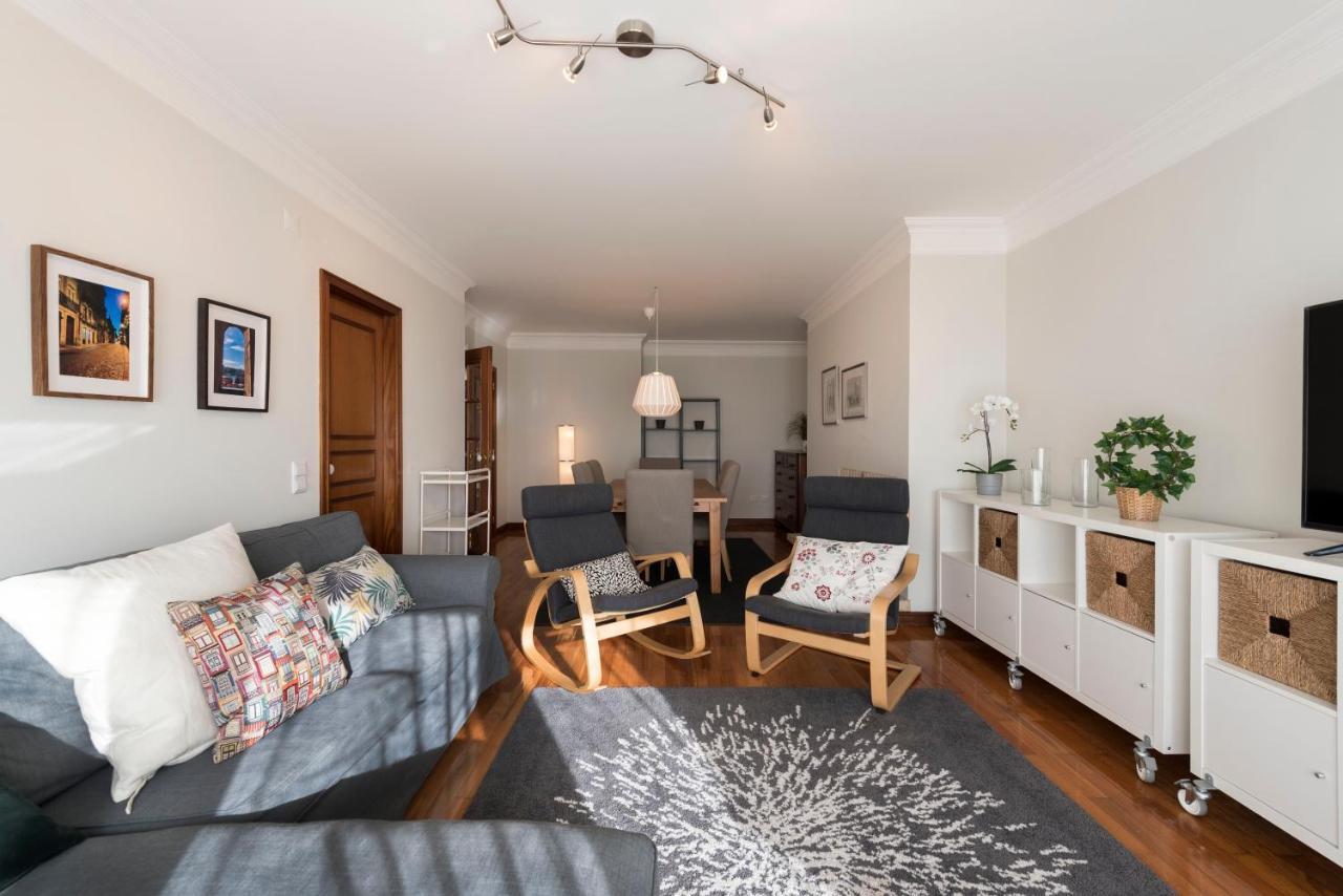 Lovelystay - Charming 3Br Flat W/ Free Parking In Devesas Vila Nova de Gaia Eksteriør bilde