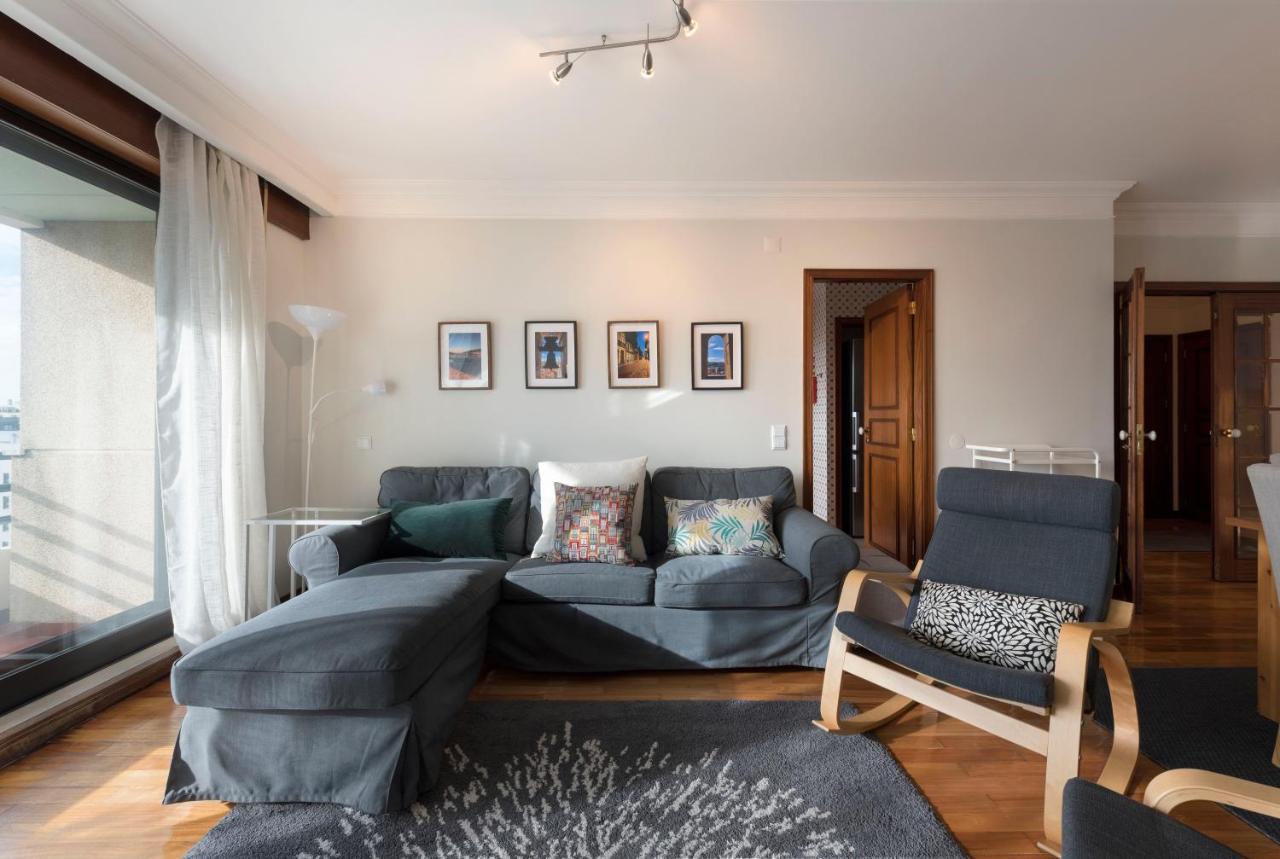 Lovelystay - Charming 3Br Flat W/ Free Parking In Devesas Vila Nova de Gaia Eksteriør bilde