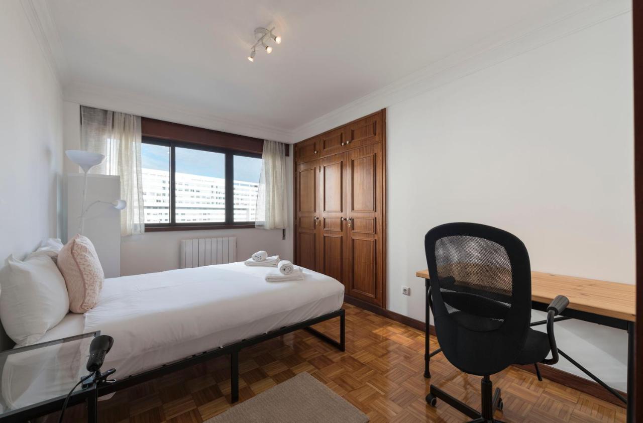 Lovelystay - Charming 3Br Flat W/ Free Parking In Devesas Vila Nova de Gaia Eksteriør bilde