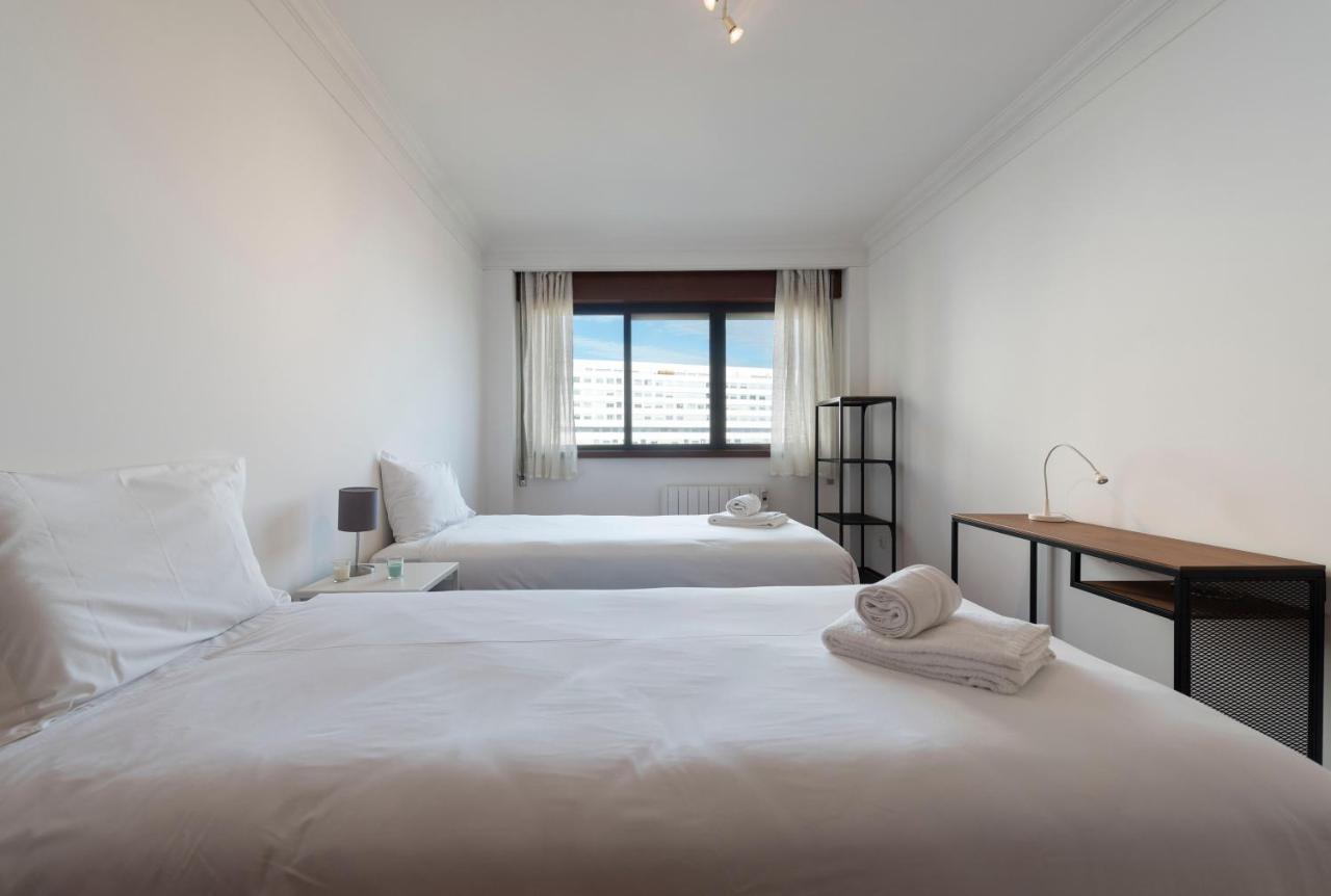 Lovelystay - Charming 3Br Flat W/ Free Parking In Devesas Vila Nova de Gaia Eksteriør bilde