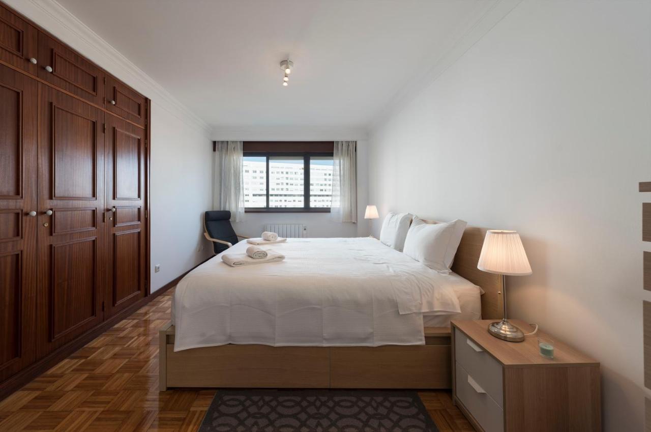 Lovelystay - Charming 3Br Flat W/ Free Parking In Devesas Vila Nova de Gaia Eksteriør bilde