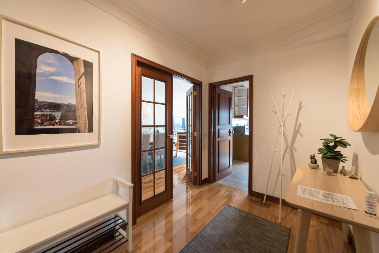 Lovelystay - Charming 3Br Flat W/ Free Parking In Devesas Vila Nova de Gaia Eksteriør bilde